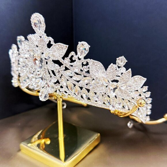 Flower Crystal Crown, Victorian royalty crown, Silver tiara, Quinceanera crown main image 4